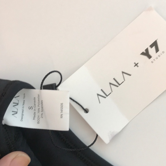 ❌SOLD❌ NWT | Alala x Y7 reversible Kea Crop - Picture 6 of 6